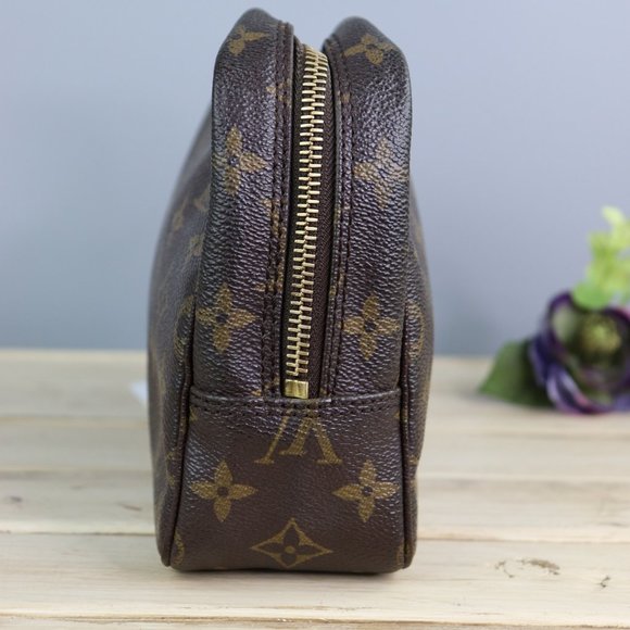 Louis Vuitton Cosmetic Pouch Toilette 23 - Picture 3 of 10